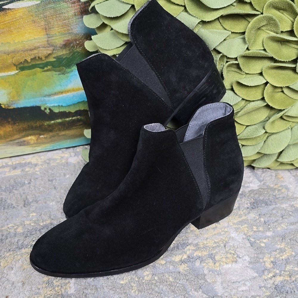 Seychelles Elegant Black Suede Ankle Boots - Picture 14 of 15
